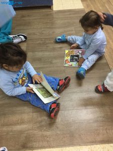 אירוע קטנטנים והורים עם הספר "יום נפלא" במעון 'נשי חירות' במושב אליכין