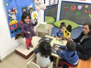 פעילות יצירה סביב הספר דוד ירח בשמים במעון בית פרידה ברמלה