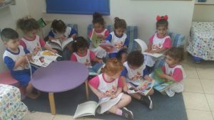 חגיגת הורים וילדים במעון ויצו בירנית, כל הילדים קבלו פיג'מות תואמות