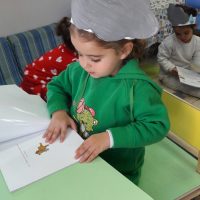 כתרים מעננים להמחזת הסיפור 